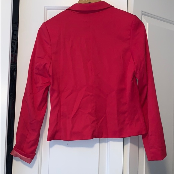 DIVIDED | Bright Pink Blazer - Picture 3 of 5